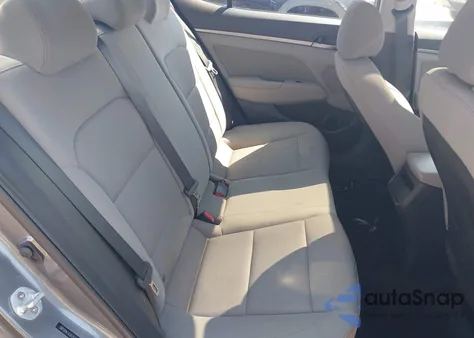 2018 Hyundai Elantra Value Edition из США, поврежденный, VIN 5NPD84LF6JH261168